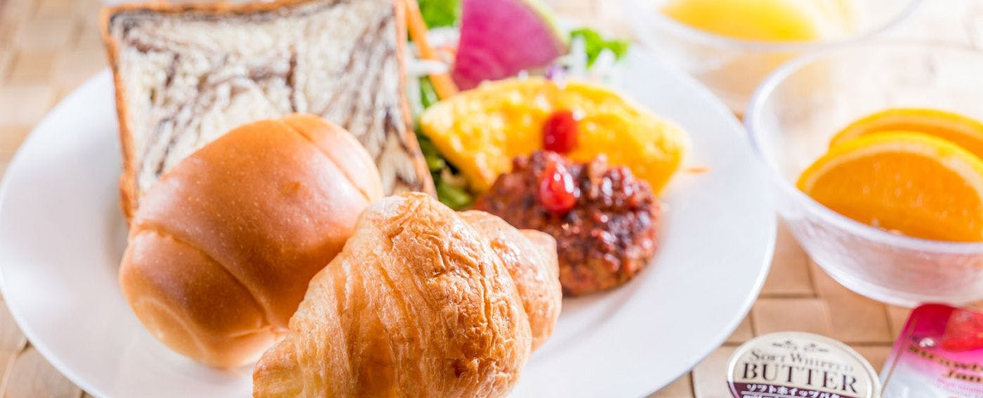 บุฟเฟ่ต์อาหารเช้าฟรี