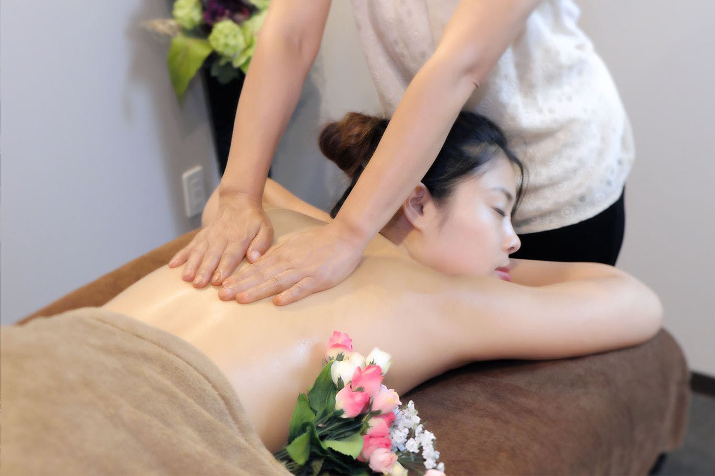 ซาลอนอโรมาเธอราพี นาโกมิ