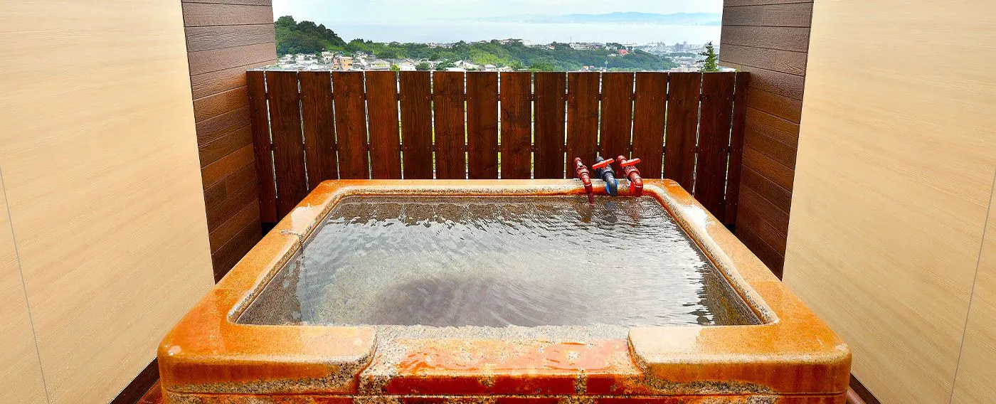 ออนเซ็นกลางแจ้ง