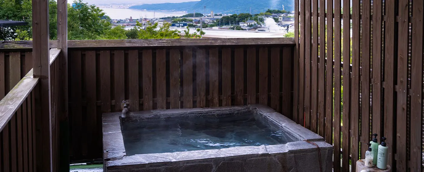 อาคารหลัก ห้องสไตล์ญี่ปุ่นพร้อมออนเซ็นกลางแจ้ง ขนาด 8 เสื่อทาทามิ