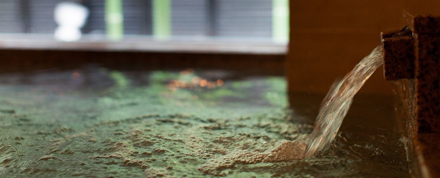 น้ำพุร้อนธรรมชาติ