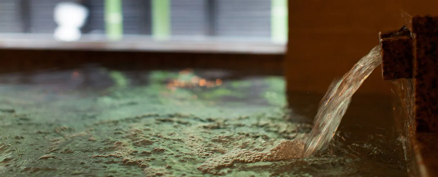 น้ำพุร้อนธรรมชาติ