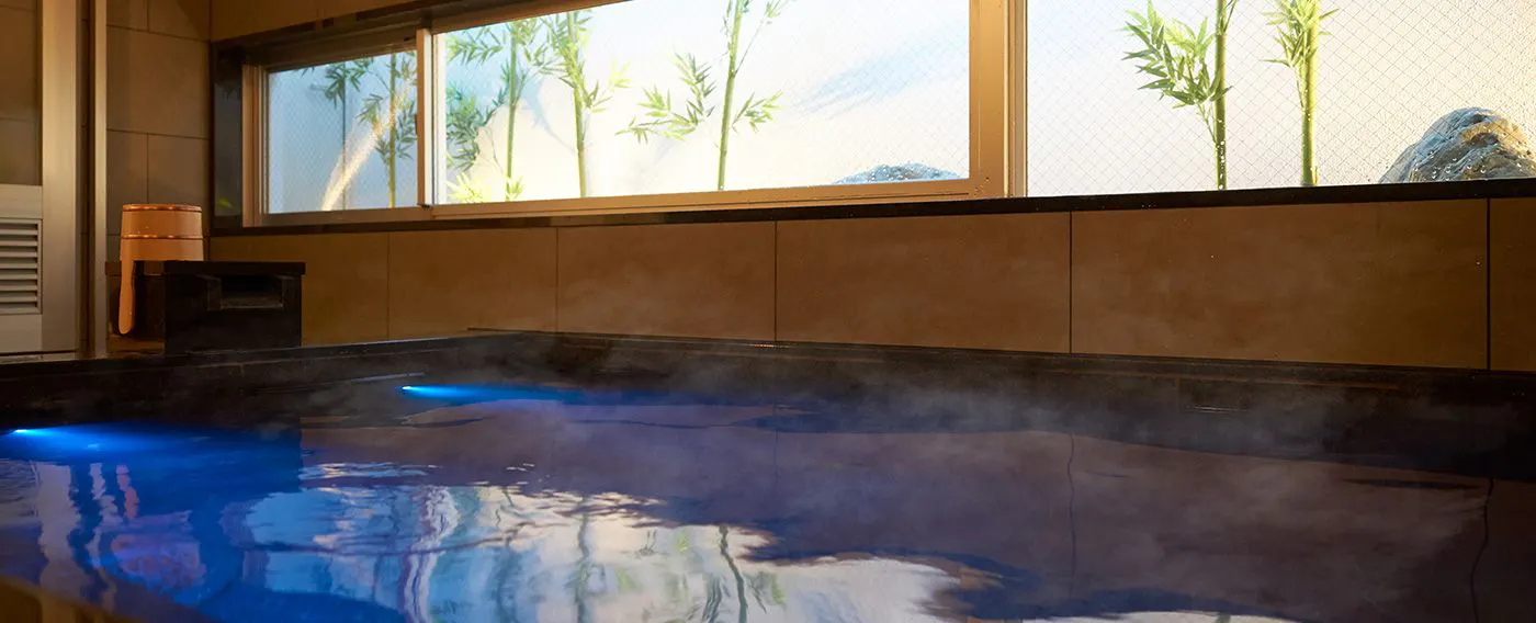 น้ำพุร้อนเมืองลอย