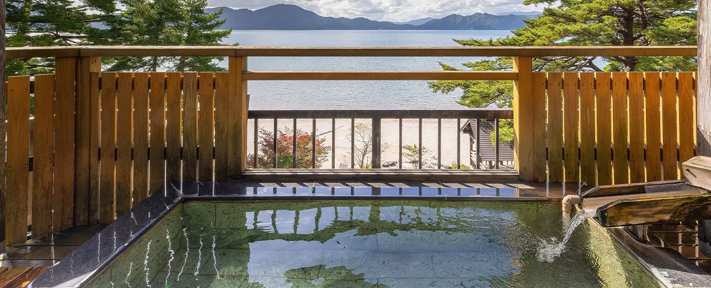 ออนเซ็นกลางแจ้ง