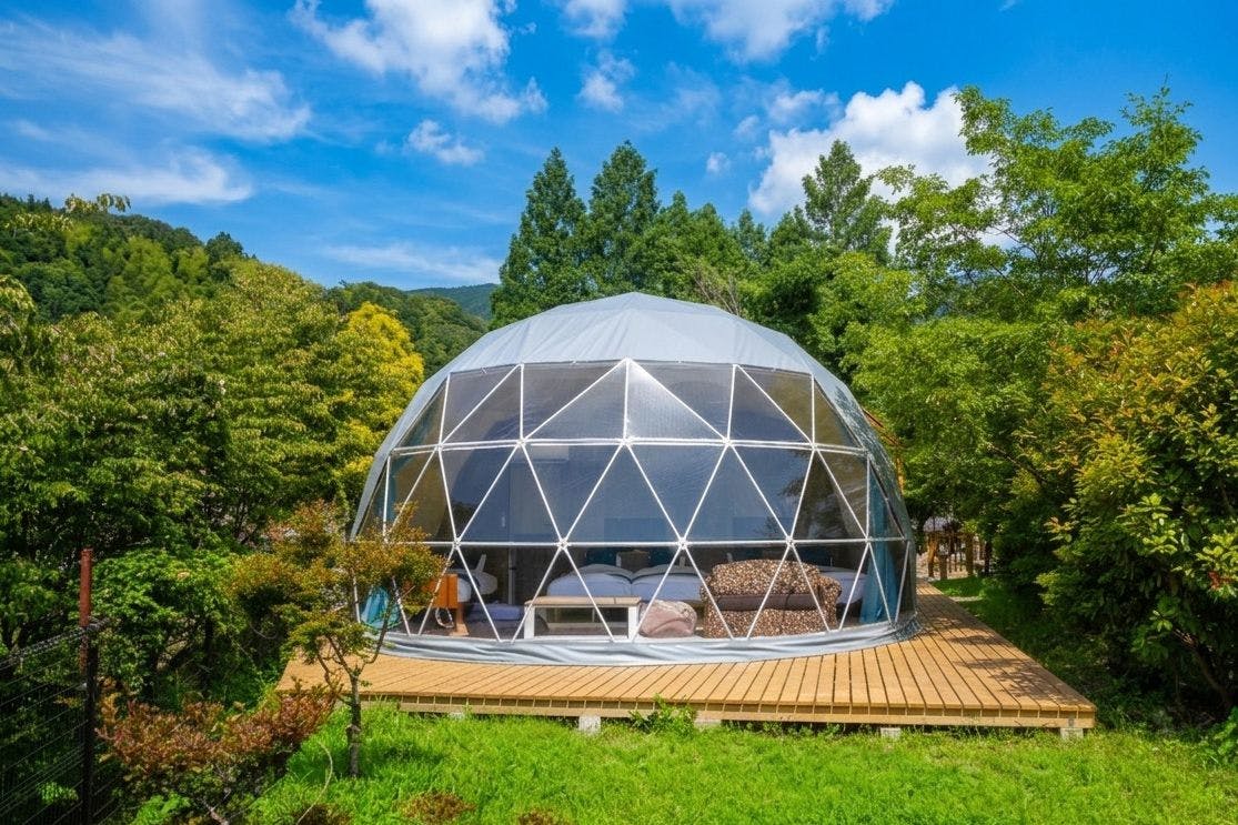 Tampilan luar tenda kubah