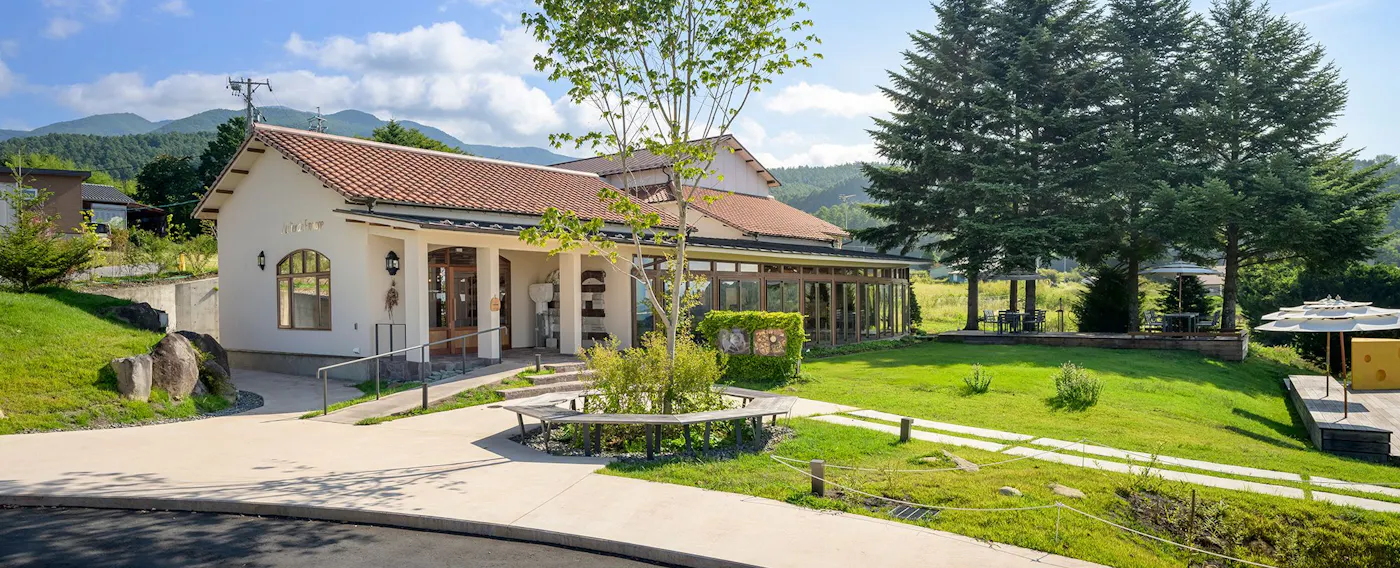 ร้านอาหารและคาเฟ่หลากหลายประเภท