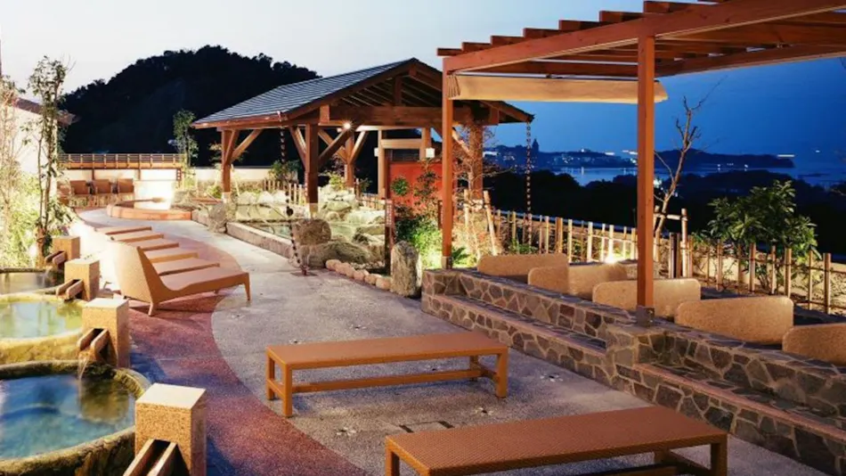 Nanki-Shirahama Panda Village