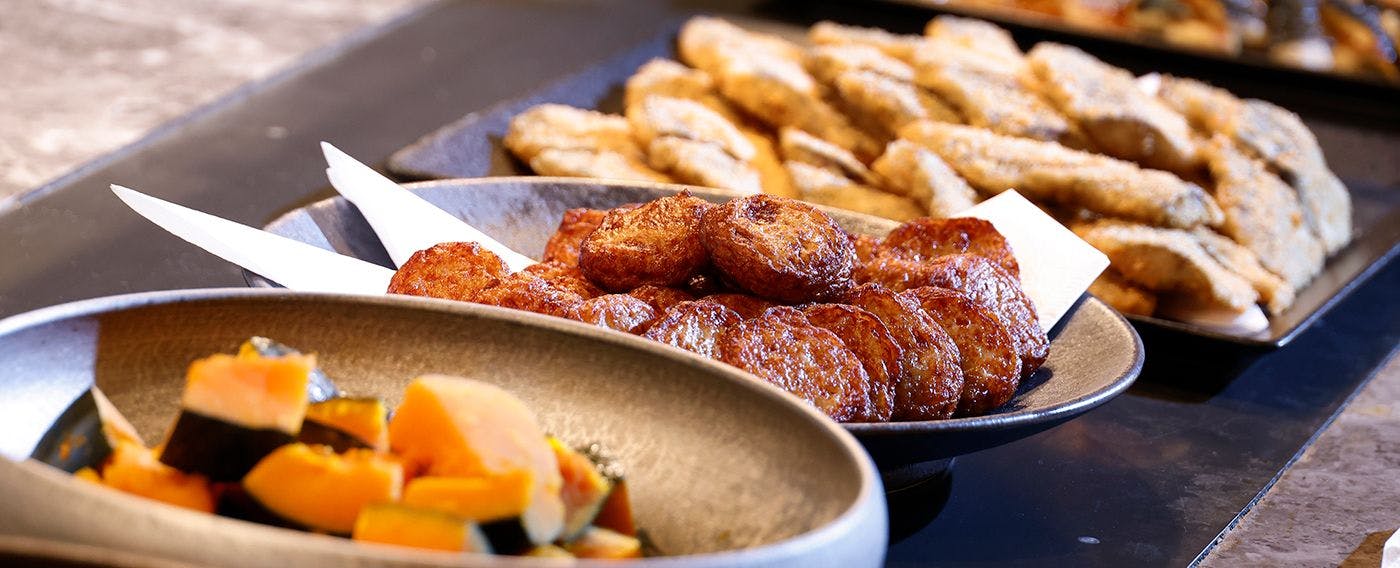 【日式与西式自助餐】精选九州当地食材。