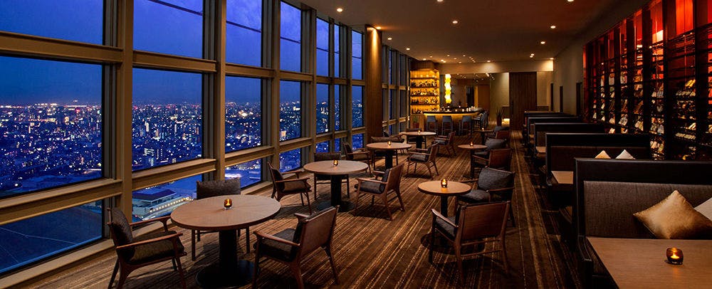 Bar & Dining "CLOUDS"