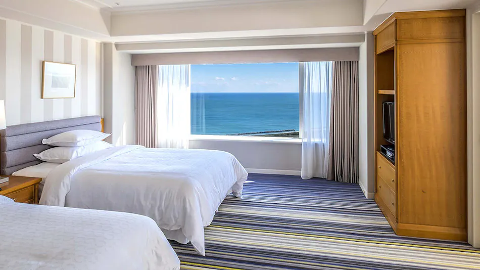 Phoenix Seagaia Ocean Tower