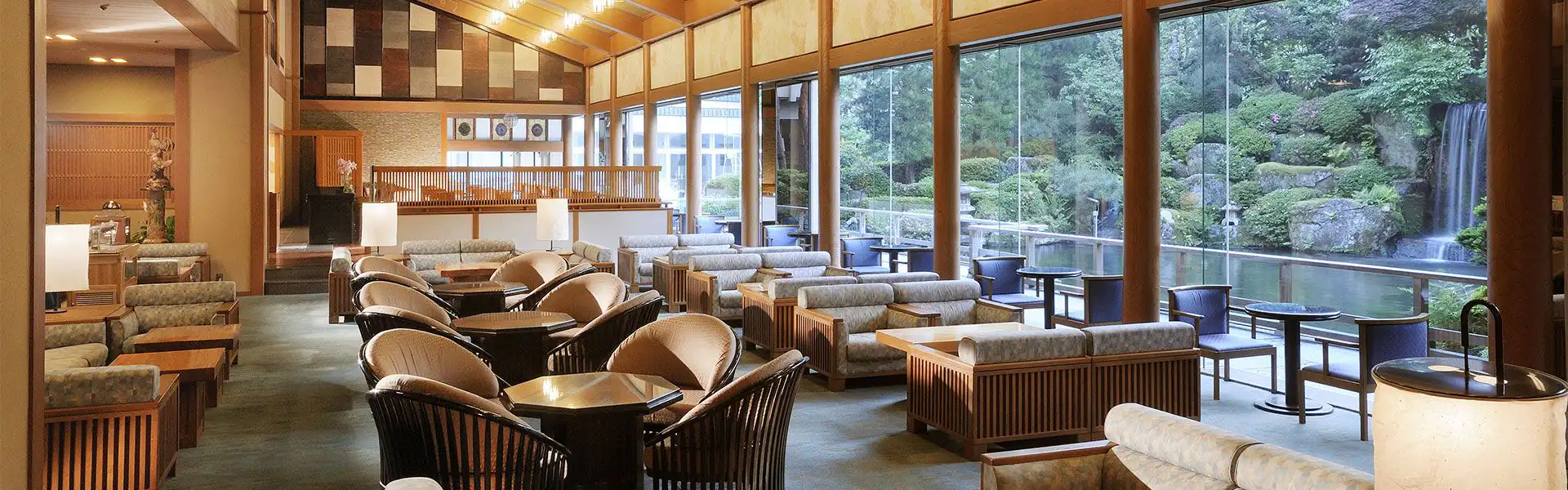 ロビーラウンジ