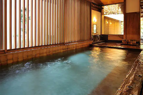 ห้องอาบน้ำรวม