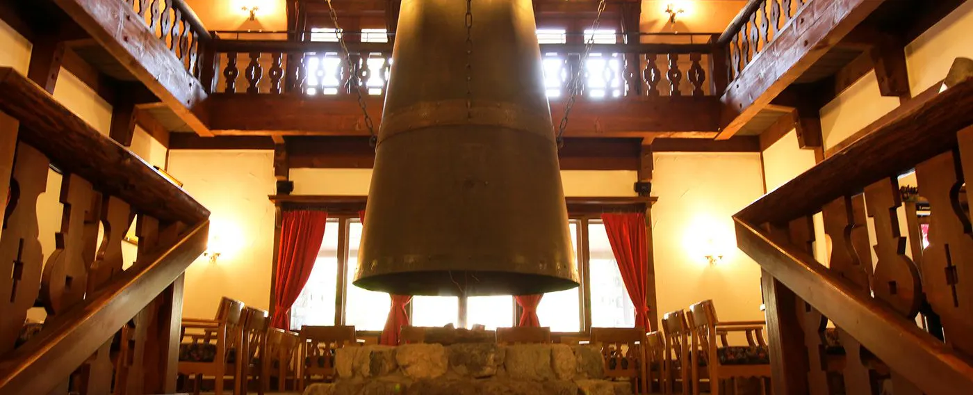 เตาผิงสัญลักษณ์ของโรงแรมอิมพีเรียลคามิโคจิ