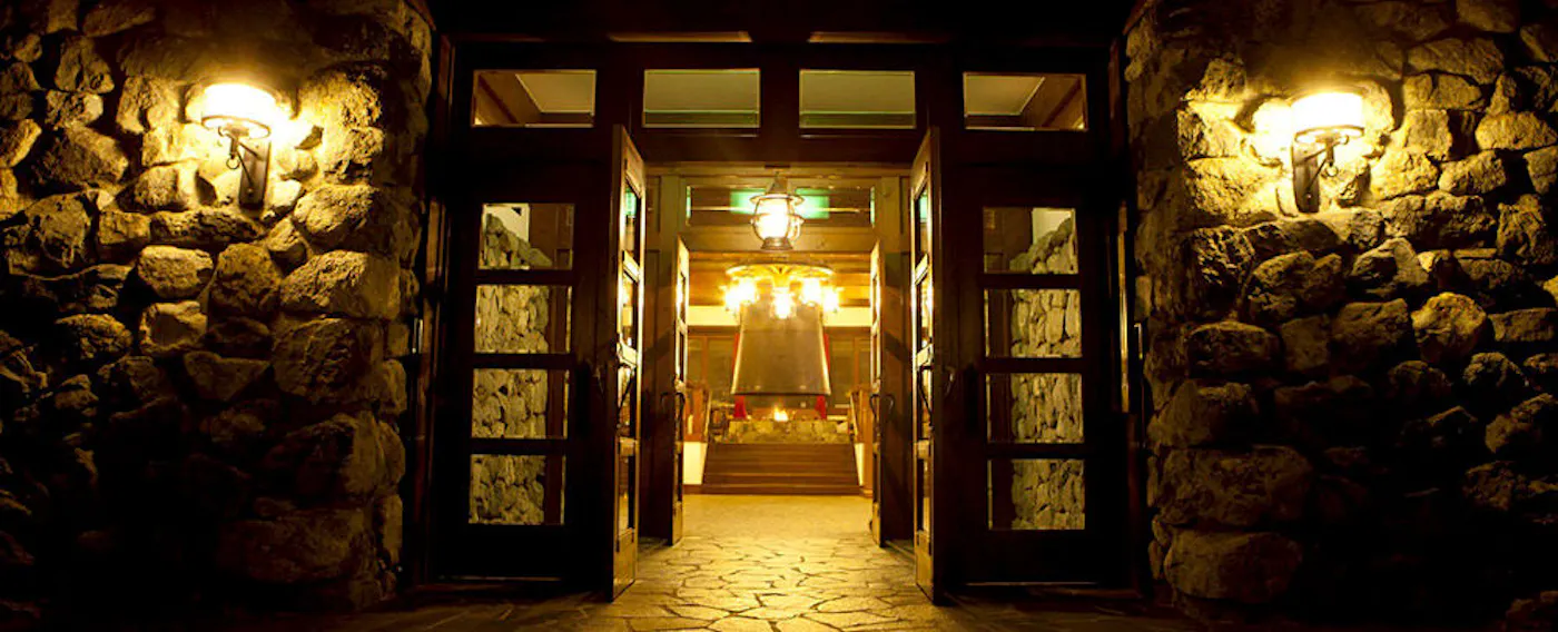 ทางเข้าที่มีความหรูหราและสง่างามรอต้อนรับคุณ