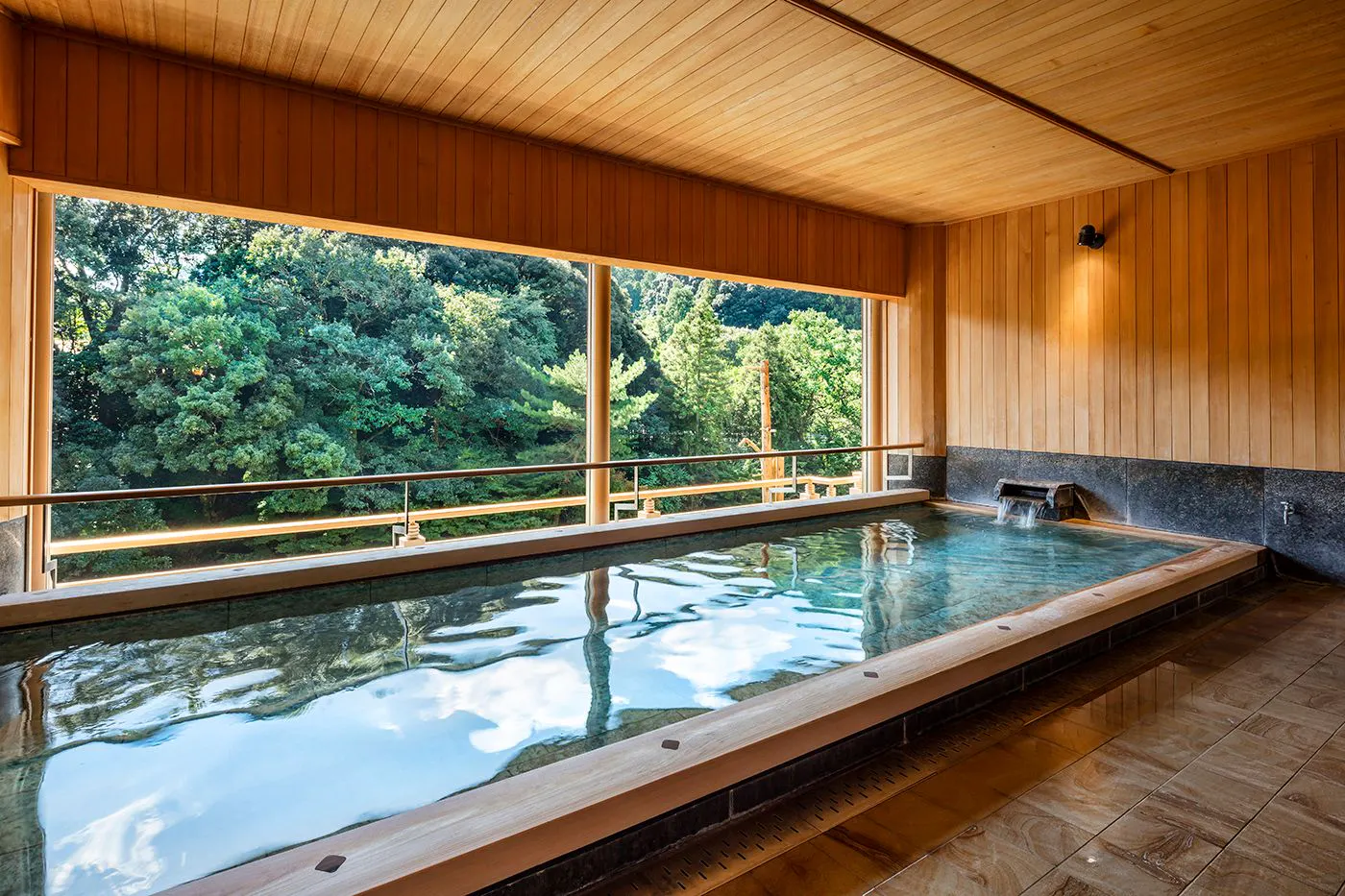 大谷山荘：大浴場