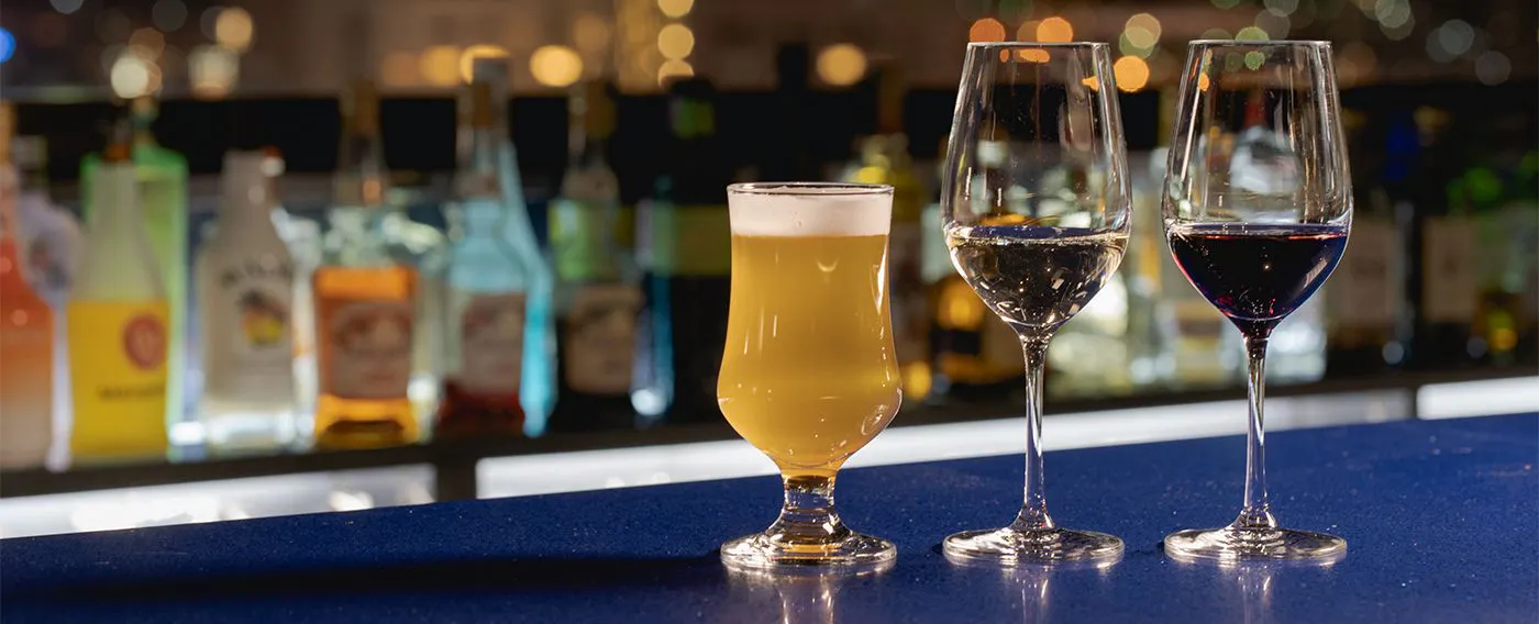 【บาร์วิวกลางคืน เอสเตลาโด】มีเครื่องดื่มหลากหลายตั้งแต่สุราระดับโลกไปจนถึงคราฟต์เบียร์