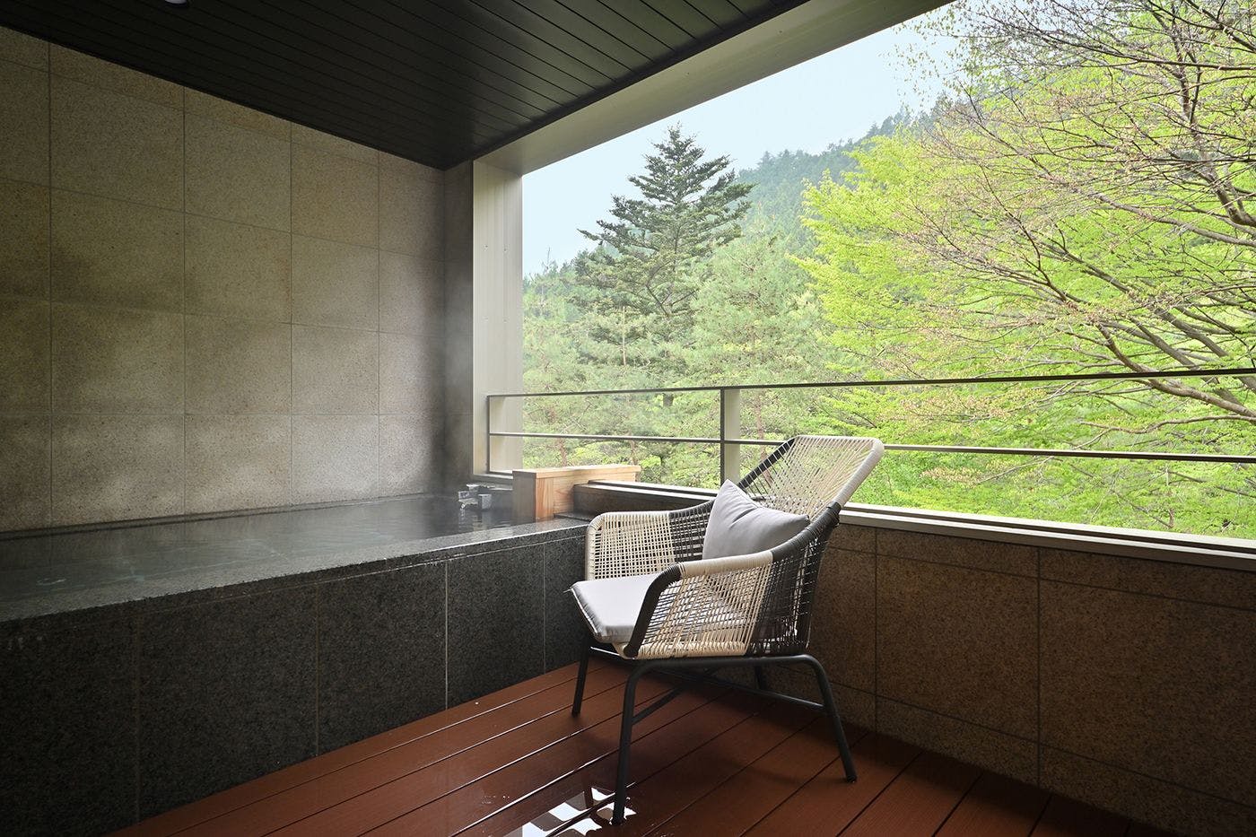 【เคยากิ】ห้องสไตล์ญี่ปุ่น-ตะวันตกพร้อมเตียงแฝดและอ่างอาบน้ำกลางแจ้งน้ำพุร้อน