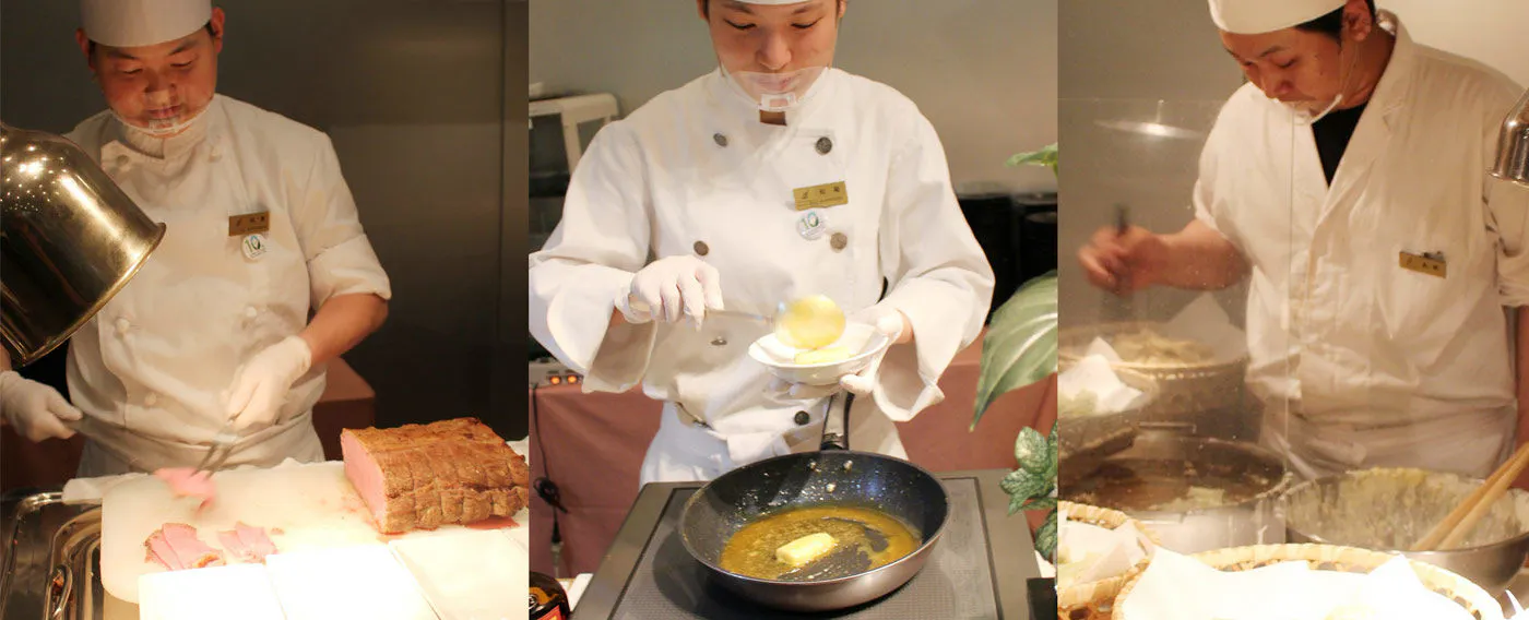 ライブキッチン。出来立てのお料理をお召し上がりください。