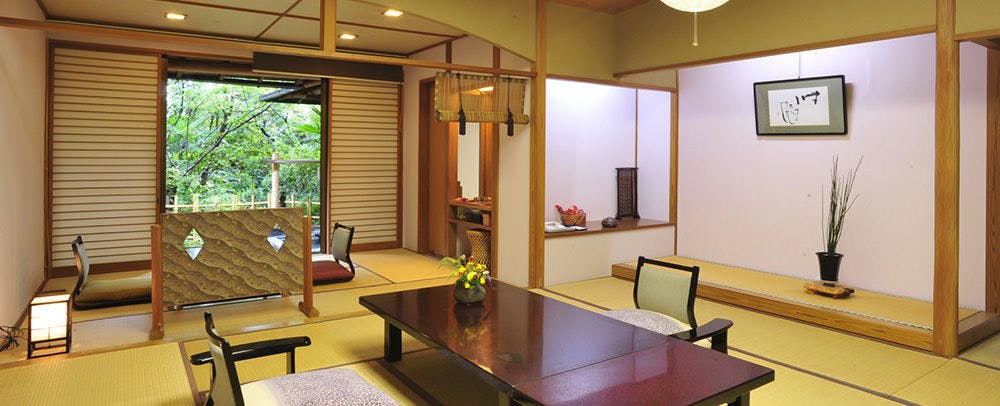 客室「紫の間」