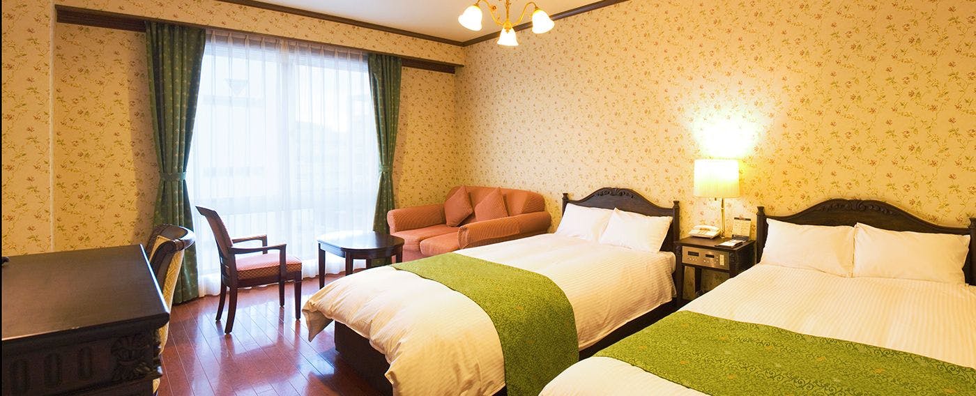 Old England Dogo Yamanote Hotel