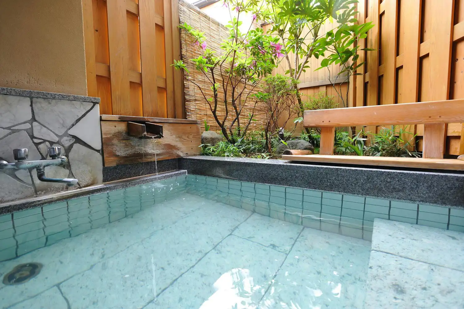 น้ำพุร้อน