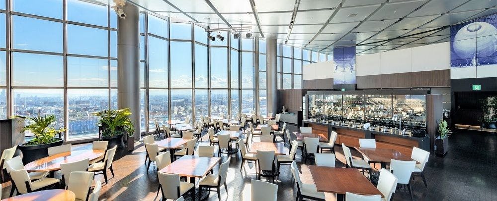 32nd-floor restaurant “Top of Universal”