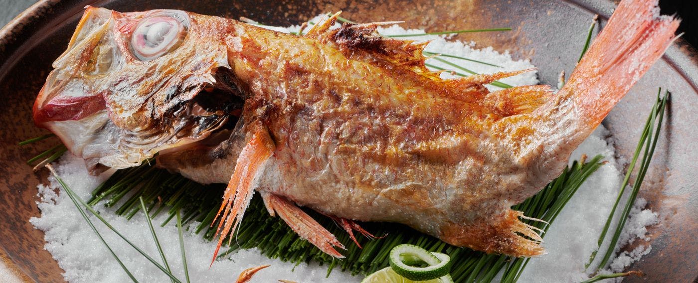 海のすぐそばのお食事処