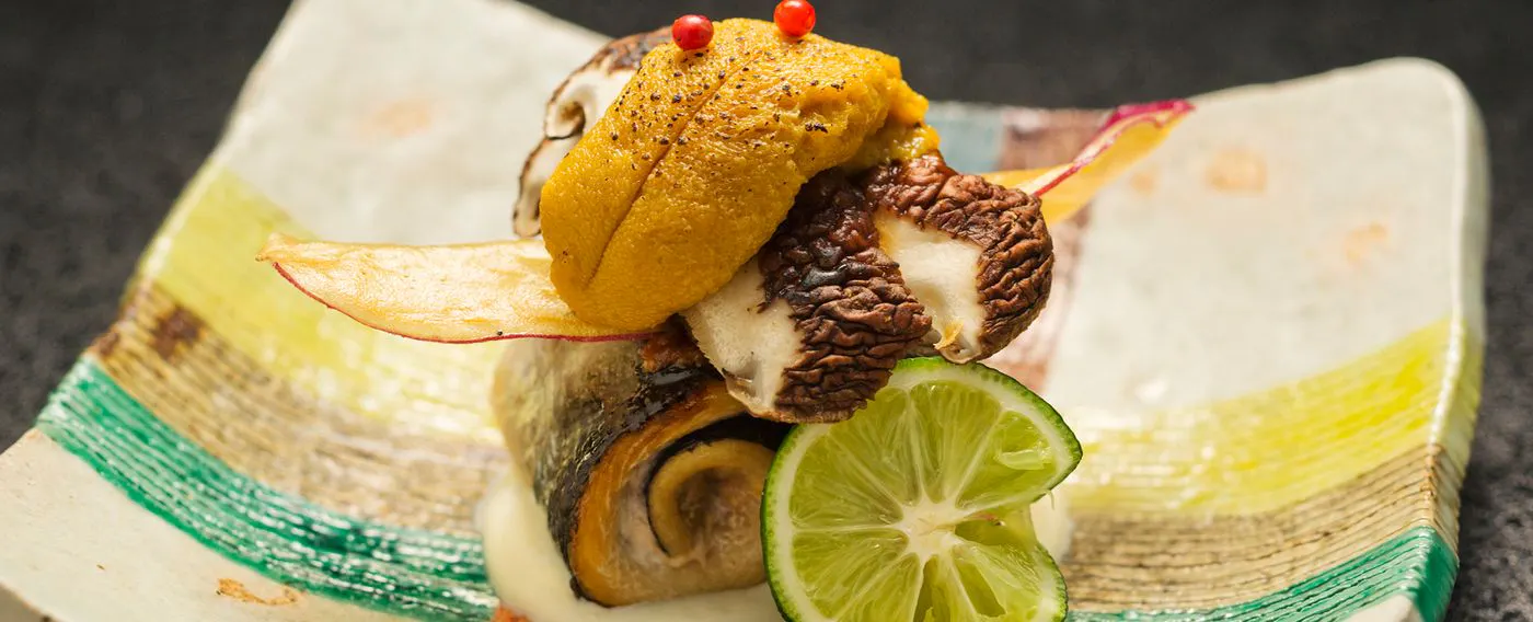 海のすぐそばのお食事処