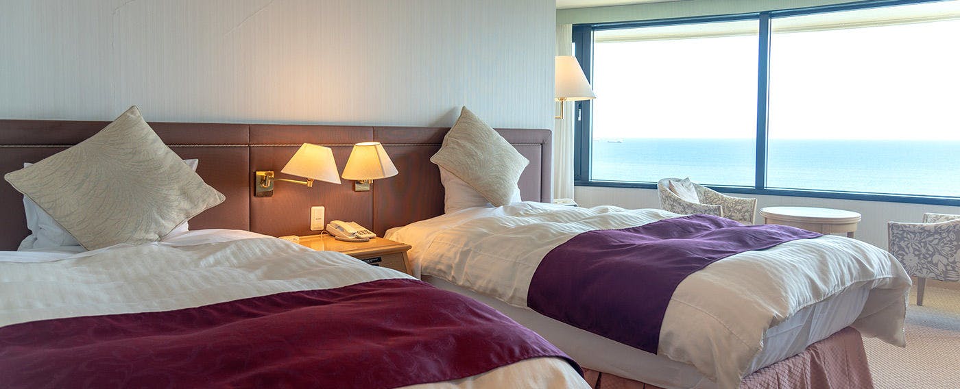 Suite Room: Pemandangan laut sepenuhnya di depan mata! Nikmati keindahan ini secara eksklusif.