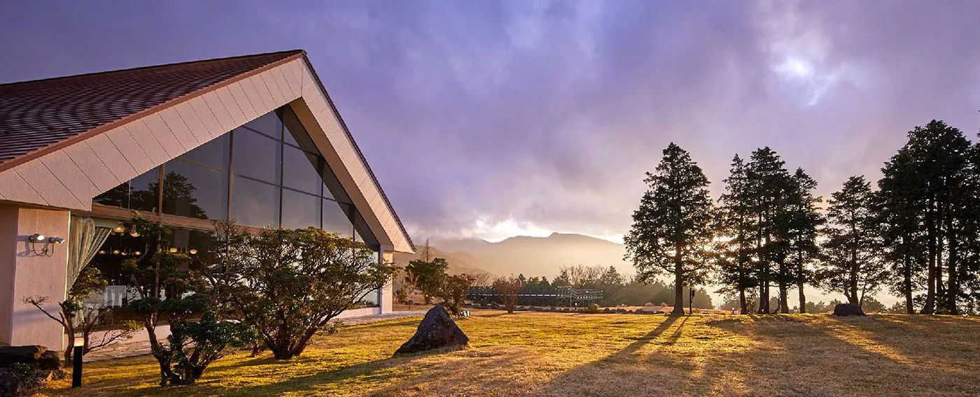 360度の眺望と日本屈指の規模を誇るリゾートホテル