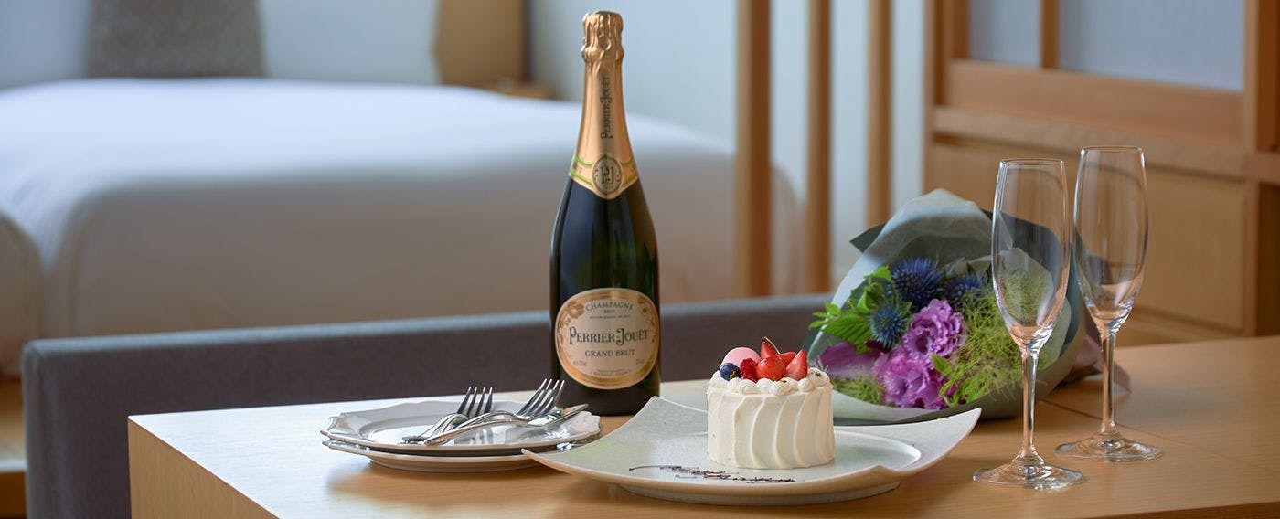 オプション一例（ケーキ、花束、シャンパン）