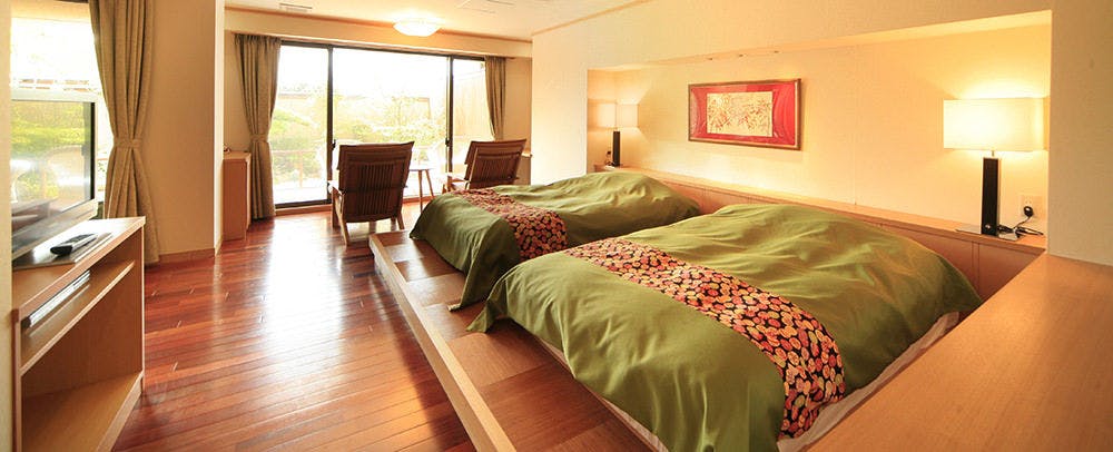 Nara Manyo Wakakusa no Yado Mikasa