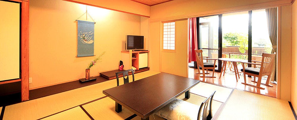 Nara Manyo Wakakusa no Yado Mikasa