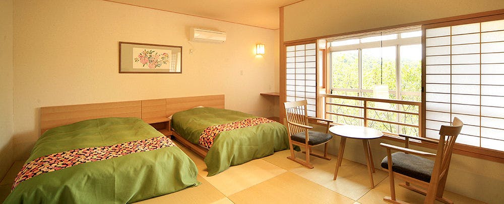 Nara Manyo Wakakusa no Yado Mikasa