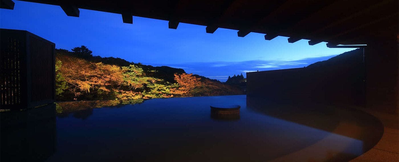 Mata air panas & Kamar mandi