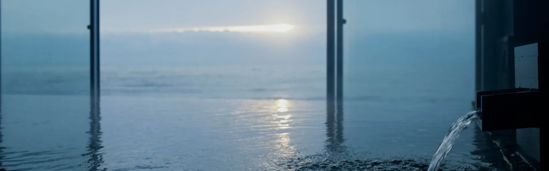 里海邸 金波楼本邸