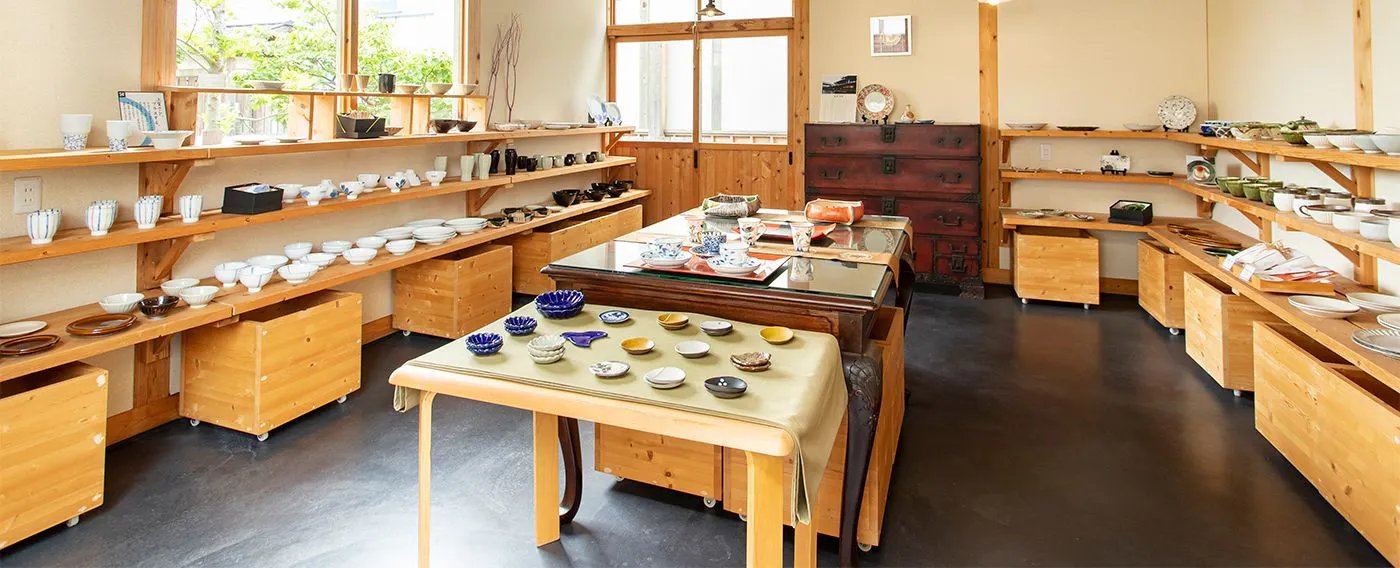 ตลาดขายส่งเครื่องปั้นดินเผา อิเสะคิอิจิ