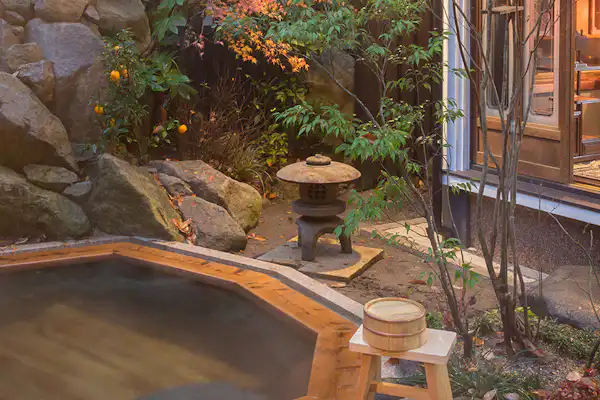 บ่อน้ำพุร้อนกลางแจ้ง