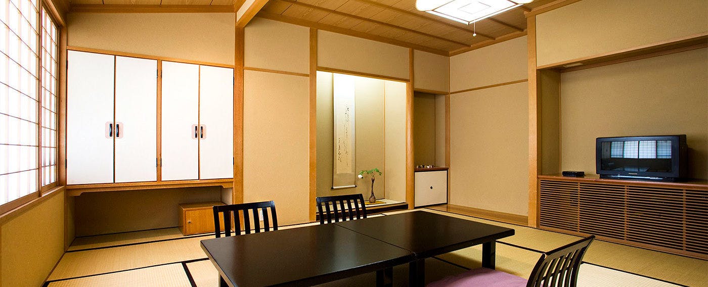 Kanazawa Yuwaku-Onsen Japanese Cuisine Sakaeya