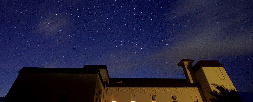 絶景を満喫する天空テラスと足湯
