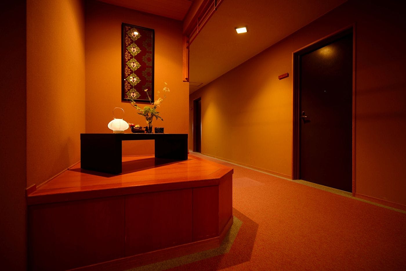 落ち着いた雰囲気の館内