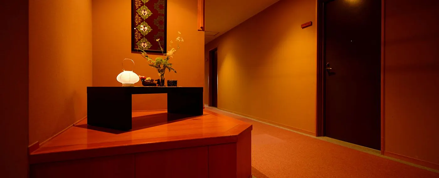 落ち着いた雰囲気の館内