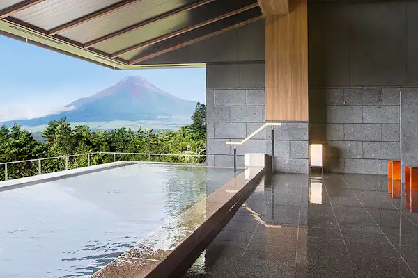 ห้องอาบน้ำสาธารณะพร้อมวิว