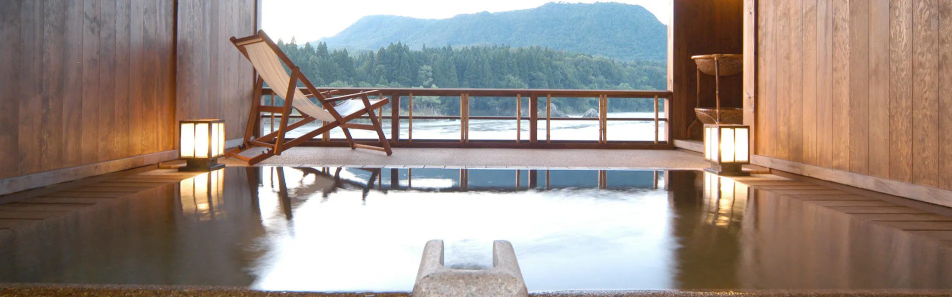 麒麟山温泉 絵かきの宿 福泉