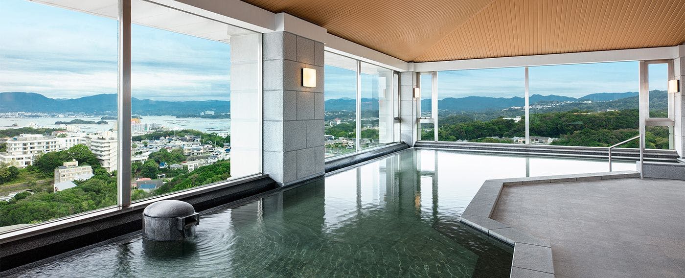 น้ำพุร้อน ห้องอาบน้ำขนาดใหญ่ ในร่ม