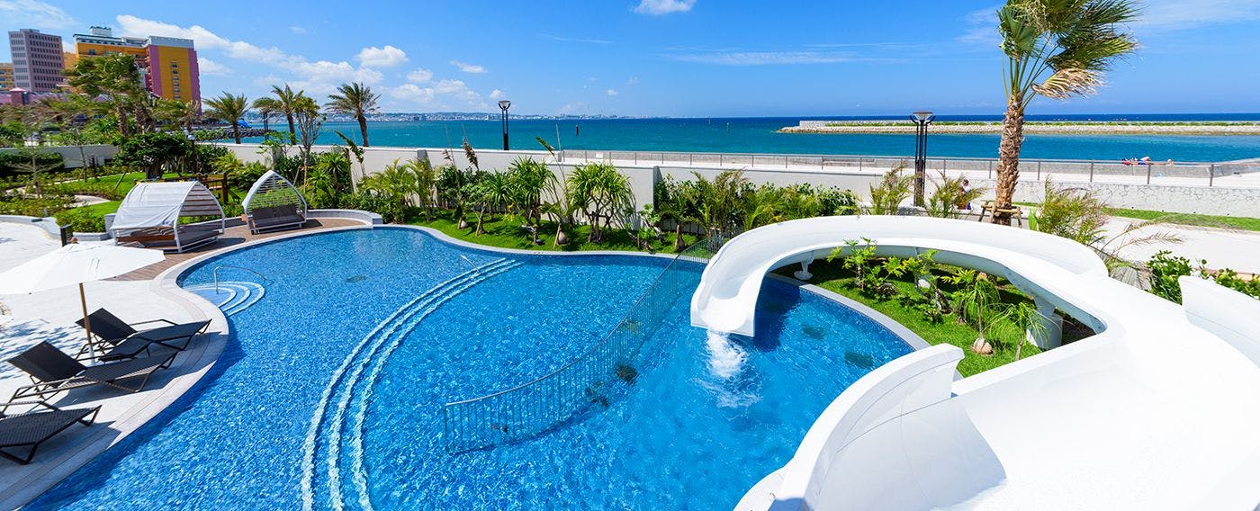 屋外プール（夏季営業）