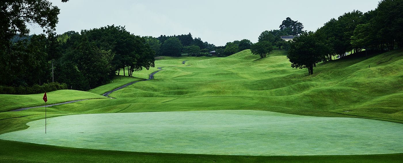 THE CLUB golf village