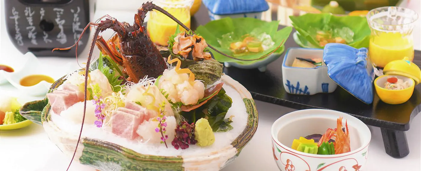 자랑스러운 이세 새우 요리는 외관도 화려합니다.