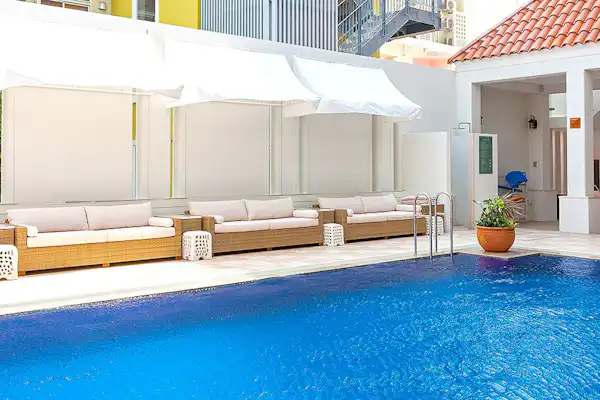 สระว่ายน้ำ