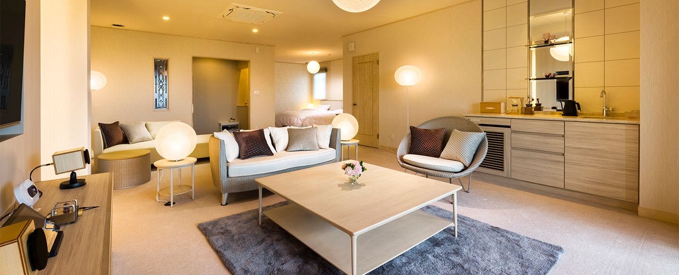 Lakeside Western-style Mansion Katakura Silk Hotel